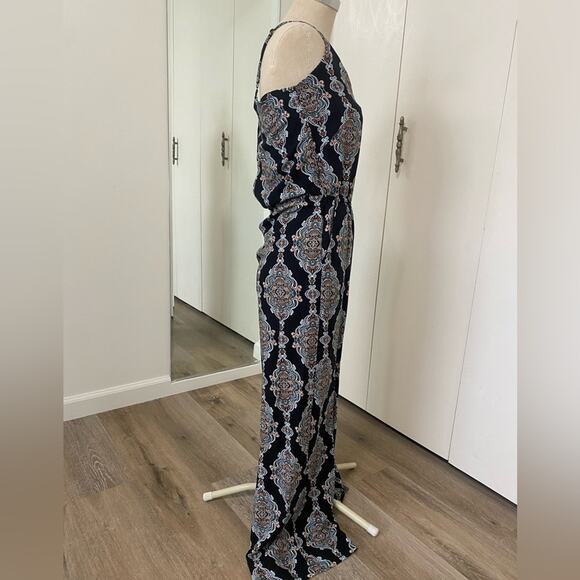 H&M Women's Boho  V-neck Sleeveless Wide Leg Jumpsuit Size 4/Small - Picture 3 of 7